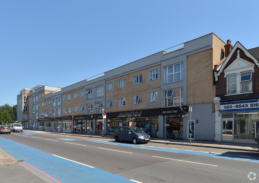 High Street Colliers Wood, London to rent - Primary Photo - Image 1 of 7