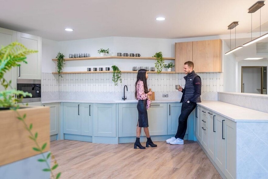 4 St Pauls Chur, London to rent - Interior Photo - Image 3 of 10