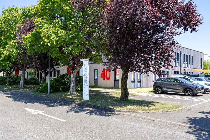 33 Avenue Du Docteur Georges Lévy, Vénissieux to rent - Primary Photo - Image 2 of 2