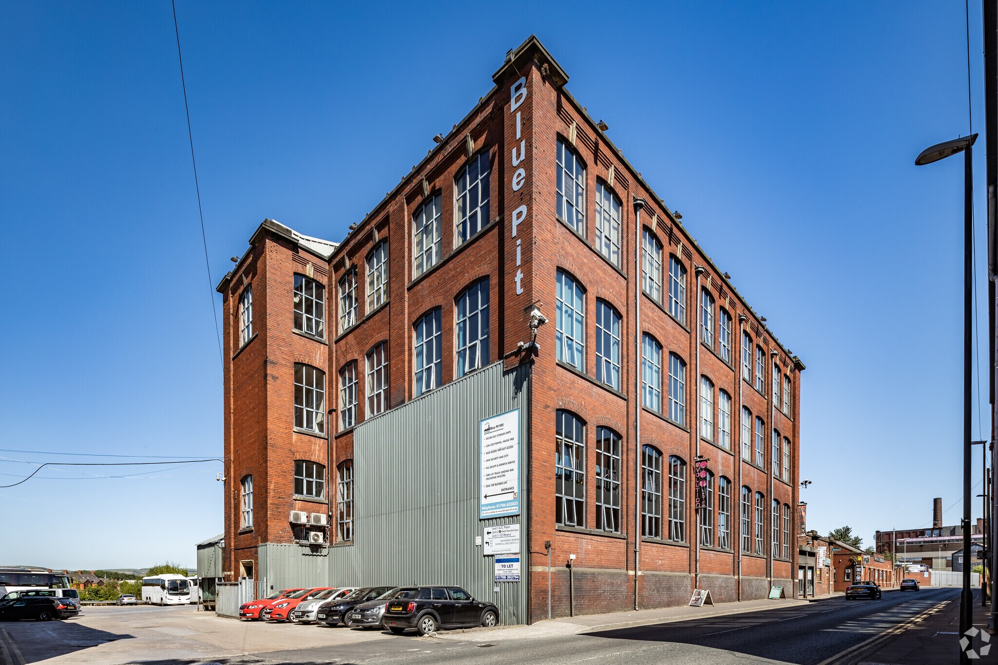 Queensway, Rochdale for sale Primary Photo- Image 1 of 1