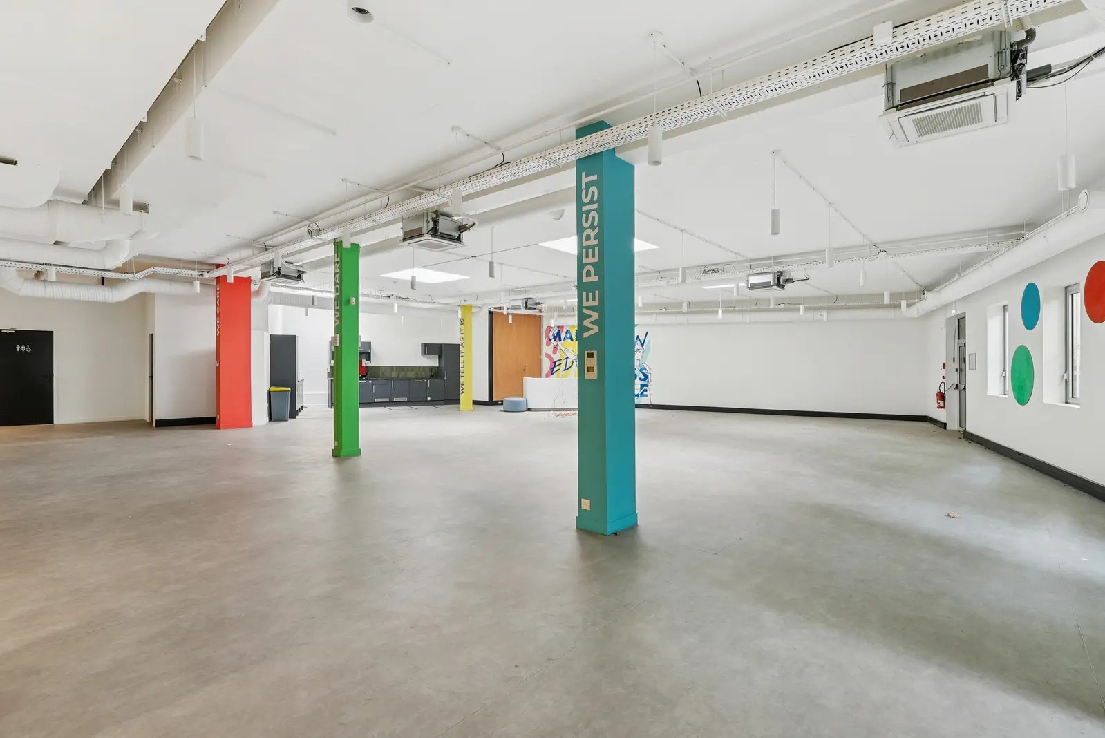 Office in Paris to rent Interior Photo- Image 1 of 11