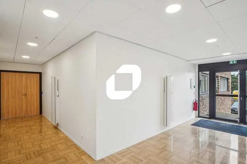 4 Rue De La Terre De Feu, Les Ulis to rent - Interior Photo - Image 2 of 17