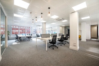 19-21 Great Tower St, London to rent Interior Photo- Image 2 of 10