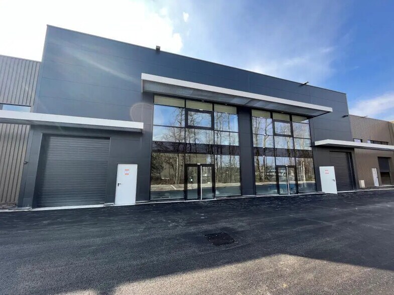 Light Industrial in Mérignac to rent - Building Photo - Image 2 of 11