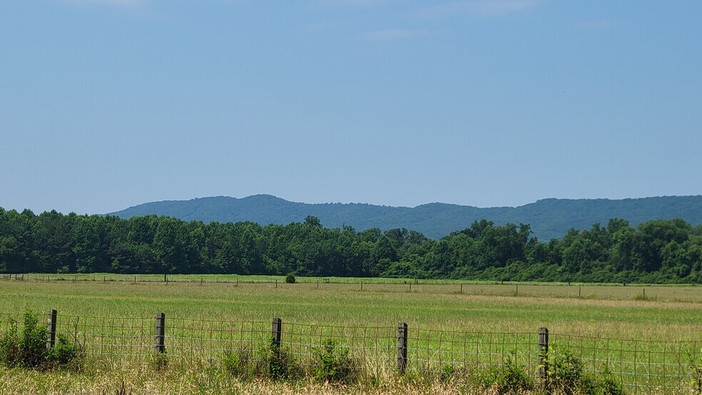 515 Hunt Bend Rd NW, Calhoun, GA for sale - Building Photo - Image 3 of 8