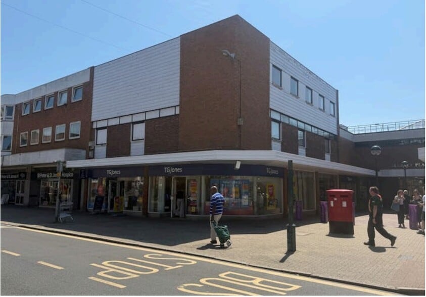 27 Church Rd, Burgess Hill to rent - Building Photo - Image 2 of 23