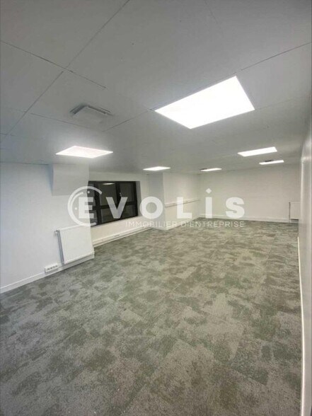 Office in Paris for sale - Interior Photo - Image 2 of 6