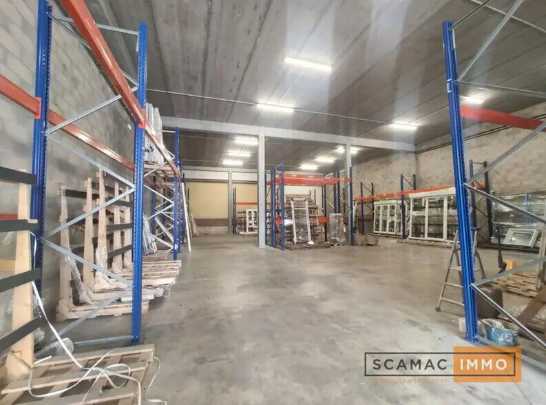 Office in Boissy-Saint-Léger to rent - Interior Photo - Image 1 of 6