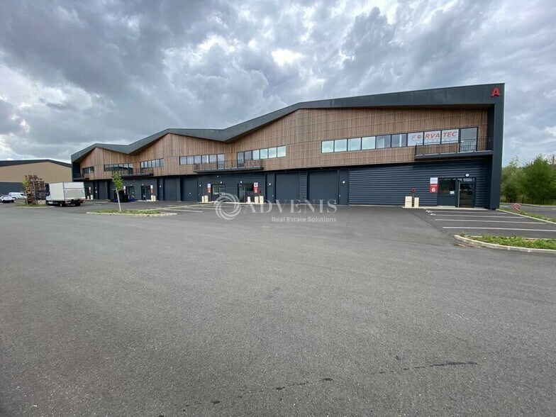 Light Industrial in Moissy-Cramayel for sale - Building Photo - Image 2 of 8