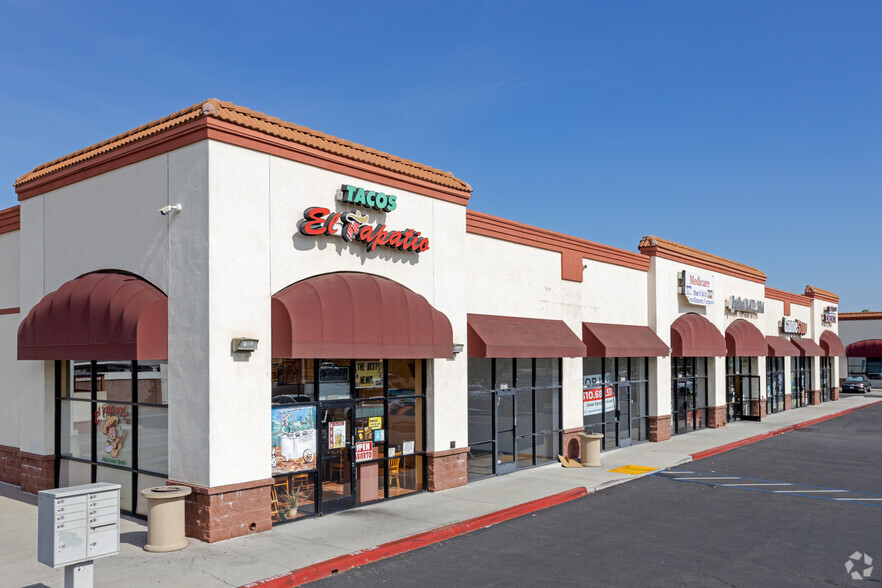 4929-4943 Paramount Blvd, Lakewood, CA for sale - Building Photo - Image 3 of 6