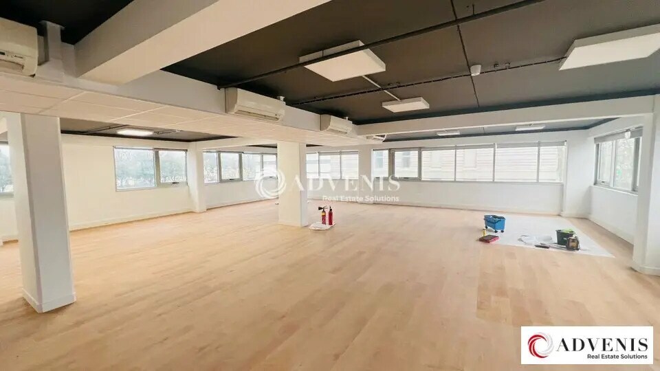Office in Bordeaux to rent Interior Photo- Image 1 of 9