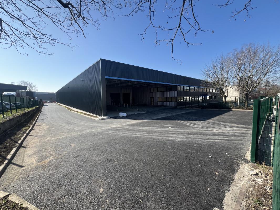 10 Avenue Armand Esders, Le Blanc-Mesnil to rent Building Photo- Image 1 of 8