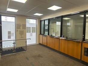 12 High St, Newtown to rent Interior Photo- Image 2 of 19