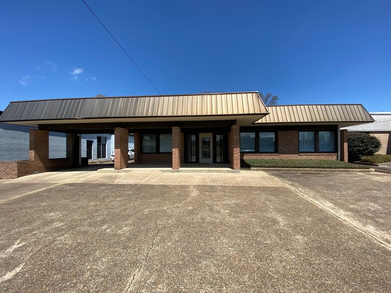 808 Garfield St, Tupelo, MS for rent - Primary Photo - Image 1 of 3