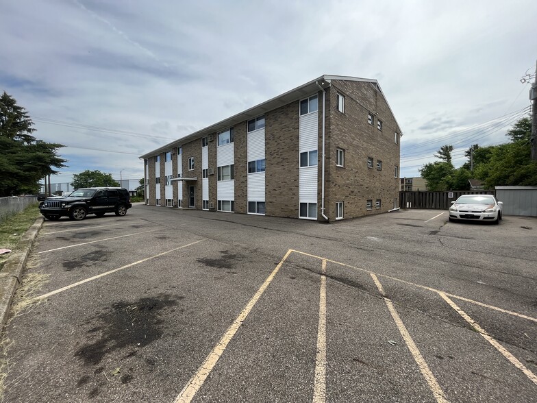 4221 N Grand River Ave, Lansing, MI for sale - Building Photo - Image 3 of 22