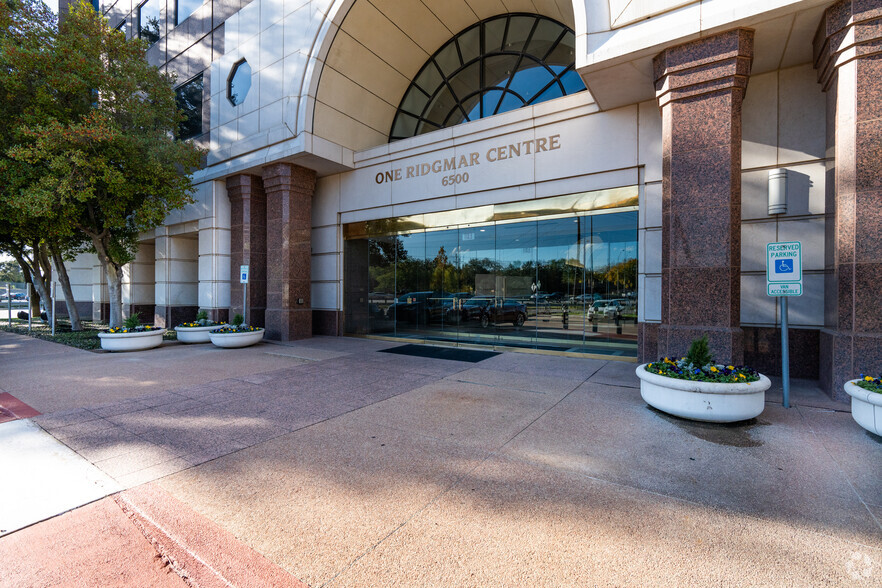 6500 West Fwy, Fort Worth, TX for rent - Building Photo - Image 2 of 9