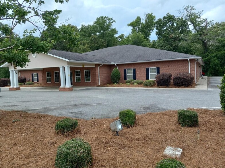 207 Fairview Park Dr, Dublin, GA for sale - Building Photo - Image 1 of 1