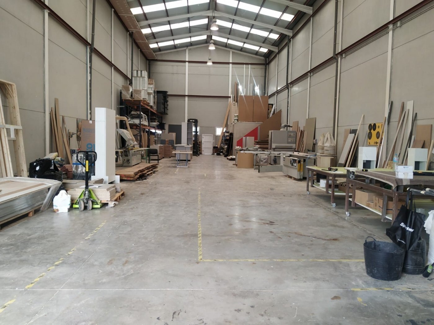 Industrial in Elche, Alicante to rent Interior Photo- Image 1 of 11