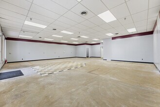 45-65 Southwick Rd, Westfield, MA to rent Interior Photo- Image 2 of 8