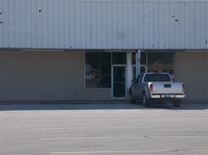 1403-1515 S Santa Fe Ave, Chanute, KS for rent Building Photo- Image 2 of 13