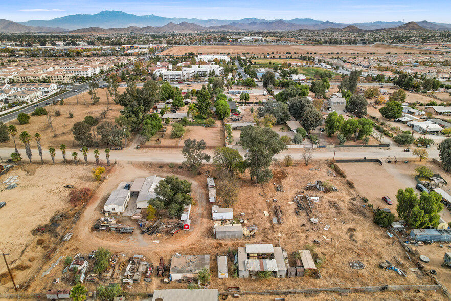 30581 Old Windmill Rd, Menifee, CA for sale - Primary Photo - Image 1 of 15