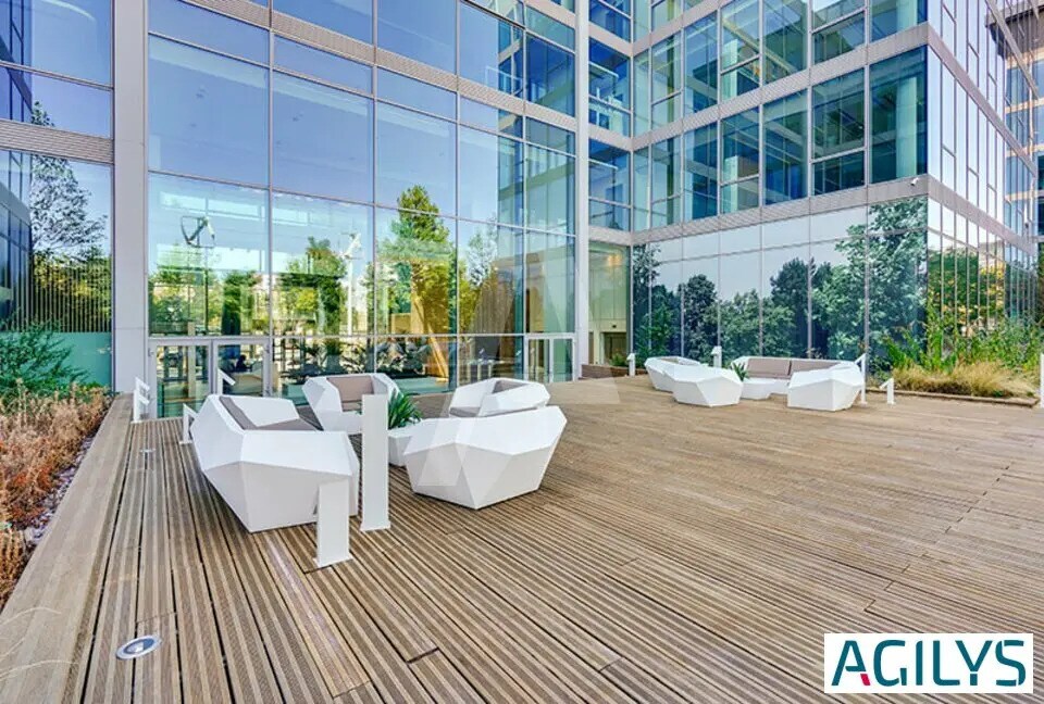 Location Bureaux 1 646 m² - Photo 1