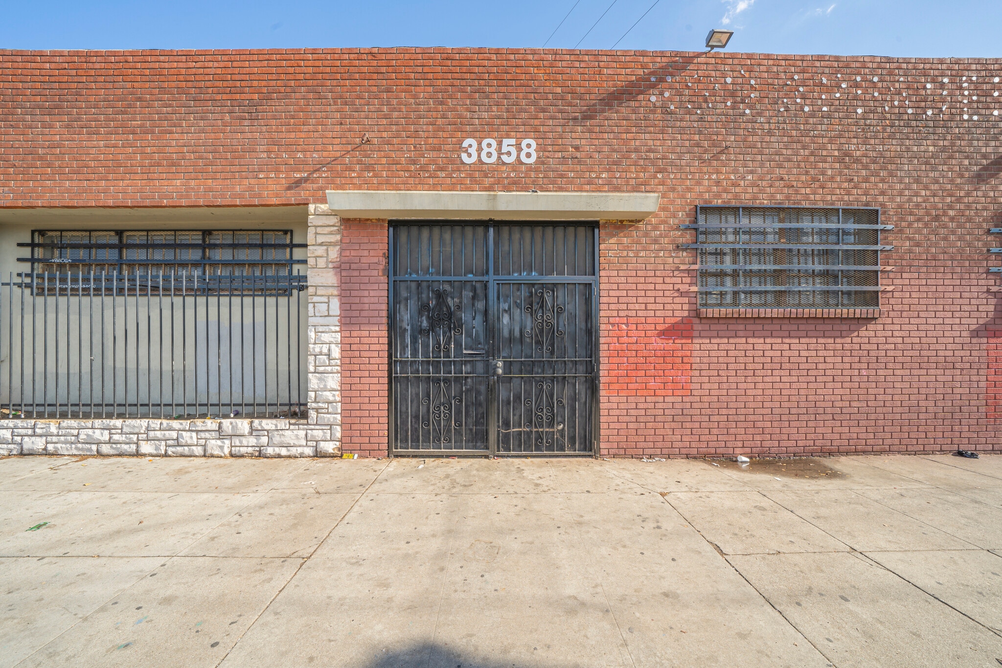 3858 Broadway Pl, Los Angeles, CA to rent Building Photo- Image 1 of 50
