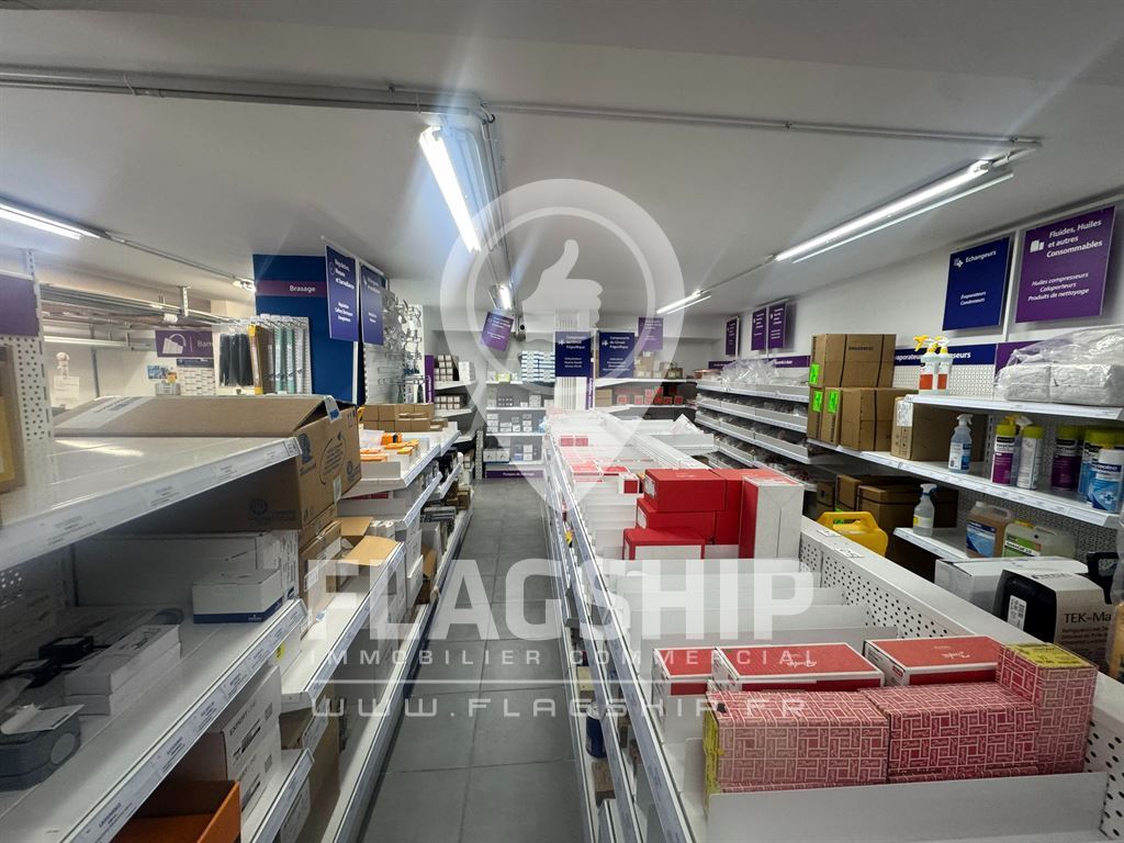Retail in Paris for sale Interior Photo- Image 1 of 9