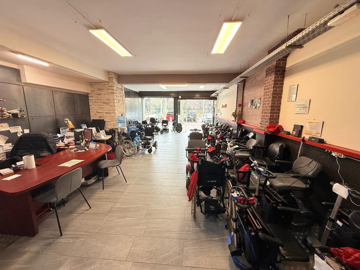 Barcelona, BAR 08018 - Unit - -  - Interior Photo - Image 2 of 12