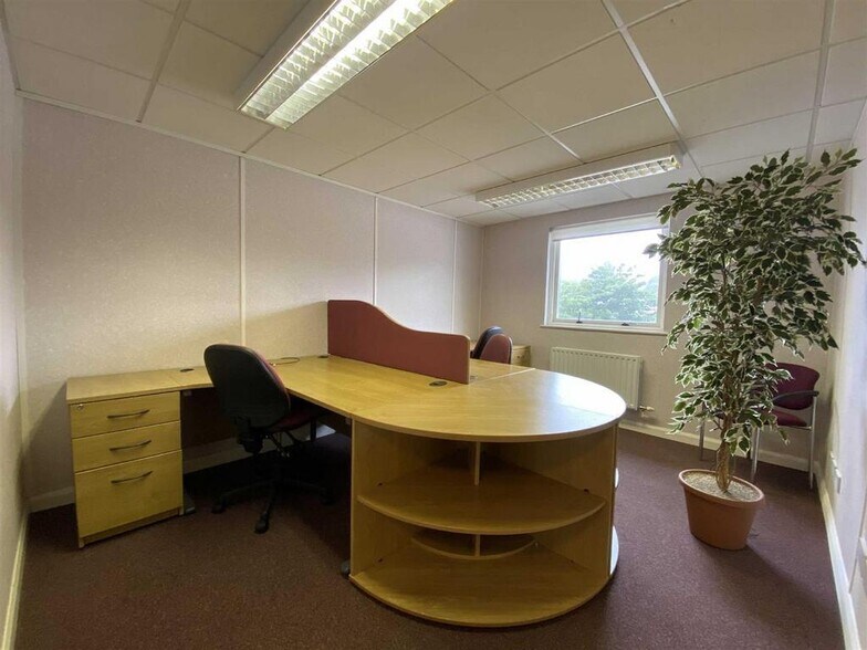 50 Drymen Rd, Bearsden to rent - Building Photo - Image 3 of 9