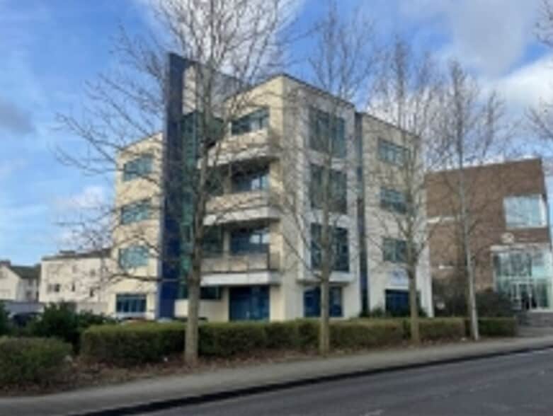 Lower Dock St, Newport to rent - Building Photo - Image 2 of 2