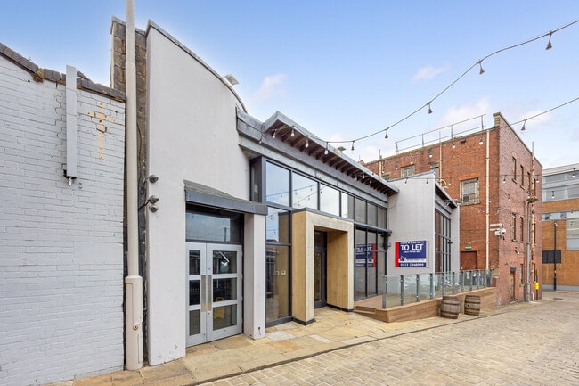 More details for 10 Market St, Wakefield - Retail to Rent