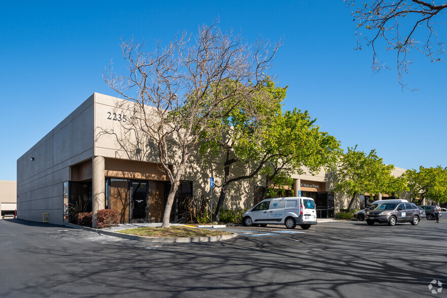 2235 Polvorosa Ave, San Leandro, CA for rent - Building Photo - Image 3 of 5