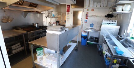 1-2 Crossroads Close, Padstow to rent Interior Photo- Image 2 of 4