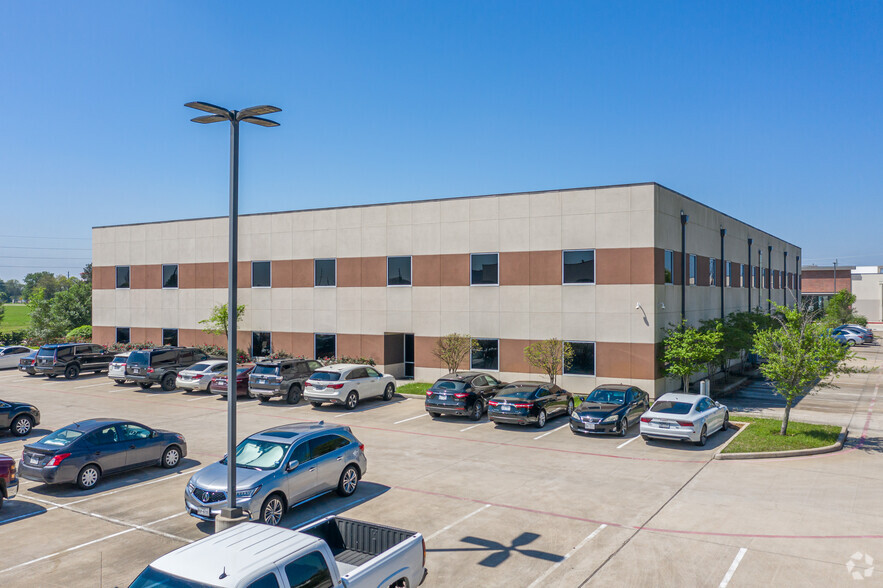 19255 Park Row, Houston, TX for rent - Building Photo - Image 2 of 3