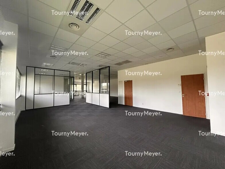 Office in Labège to rent - Building Photo - Image 3 of 12