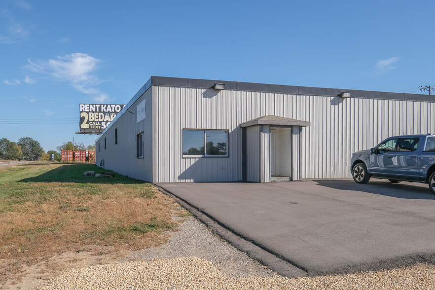 1043 Southbend Ave, Mankato, MN for sale - Building Photo - Image 1 of 35