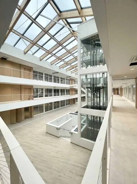 Office in Rouen to rent - Interior Photo - Image 3 of 11