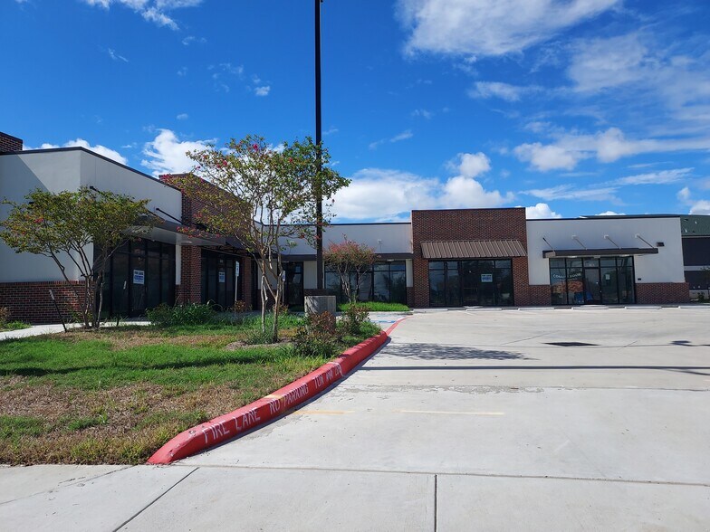 7821 Highway 146, Baytown 77523 Retail for Rent