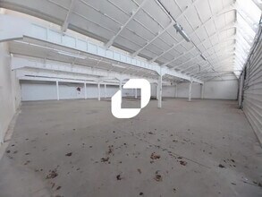 Light Industrial in Décines-Charpieu for sale Interior Photo- Image 1 of 27