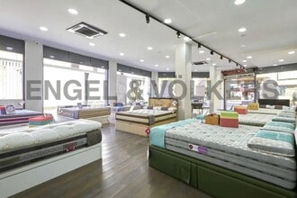 Retail in Barcelona, Barcelona to rent Interior Photo- Image 2 of 6