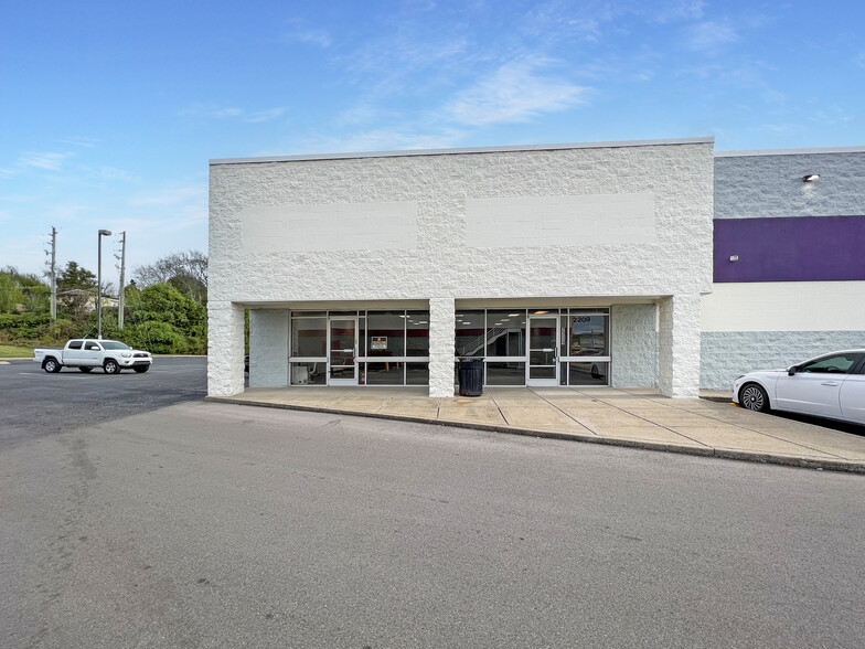 2201 Gallatin Pike N, Madison, TN for rent - Building Photo - Image 1 of 10