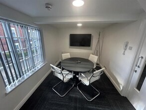 38-40 High St, Leicester to rent Interior Photo- Image 1 of 4