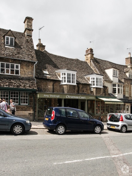 94 High St, Burford for sale - Primary Photo - Image 1 of 1