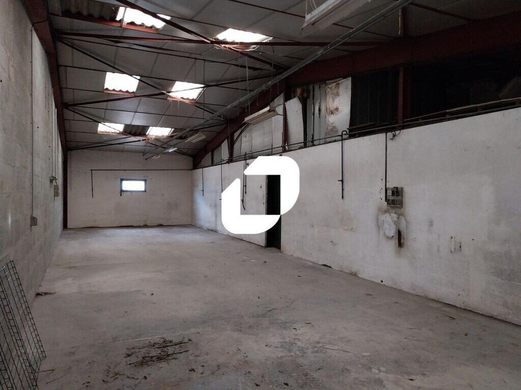 Location Local d'activités 115 m² - Photo 1