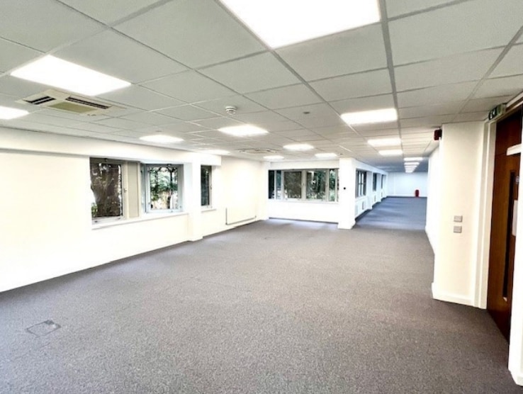 22-24 Upper Marlborough Rd, St Albans to rent Interior Photo- Image 1 of 2