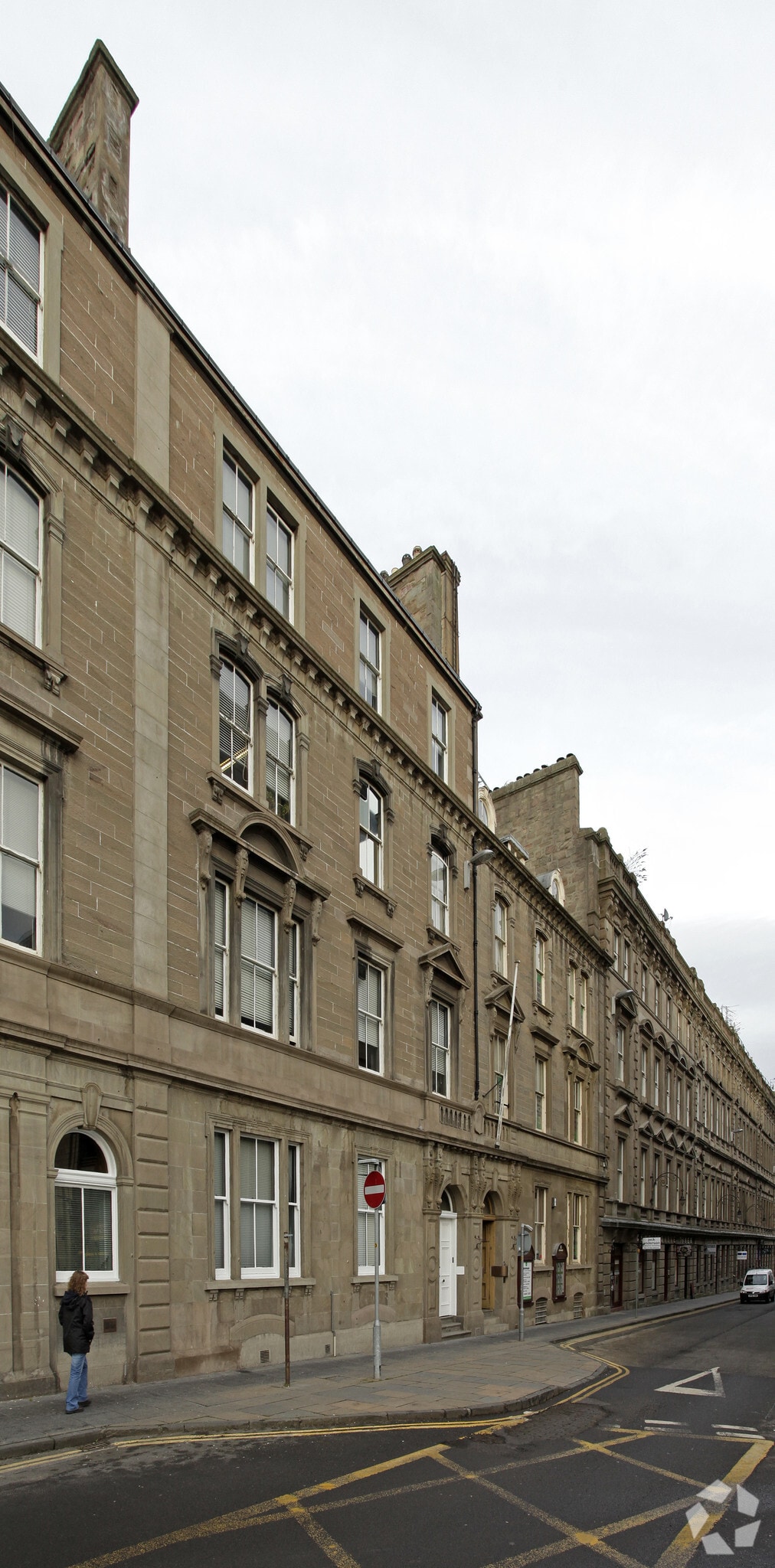 27 Bank St, Dundee to rent Primary Photo- Image 1 of 6