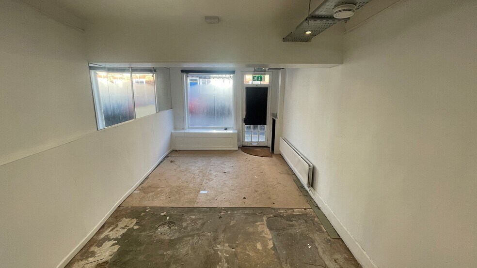 6 Smith St, Warwick for sale - Interior Photo - Image 1 of 1