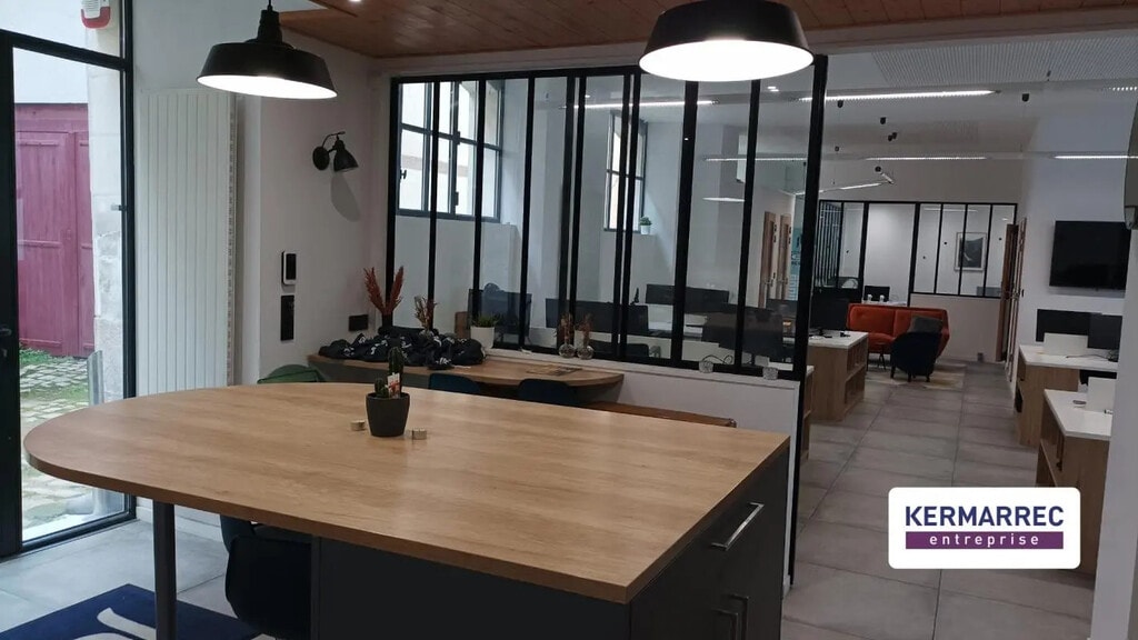 Vente Bureaux 175 m² - Photo 1