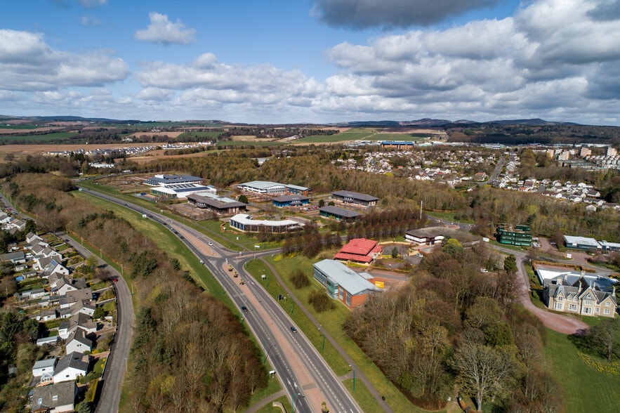 Gemini Cres, Dundee to rent - Building Photo - Image 3 of 3